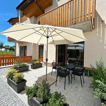 Apartman Se Slunnou Teraskou V Kasperkach カシュペルスケー・ホリ エクステリア 写真