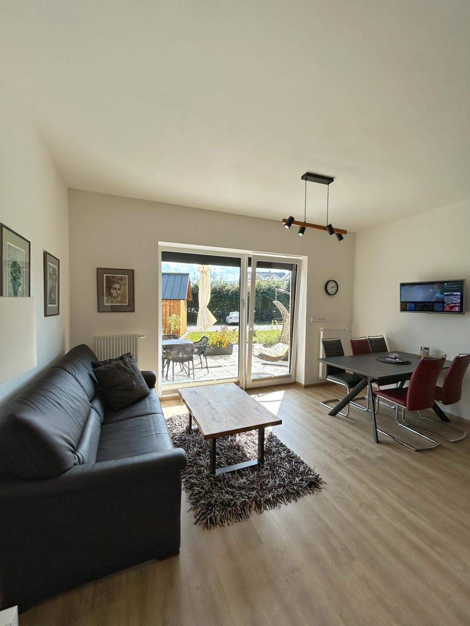 Apartman Se Slunnou Teraskou V Kasperkach カシュペルスケー・ホリ エクステリア 写真